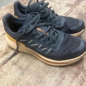 Salomon Spectur women’s running shoes - Size 8.5